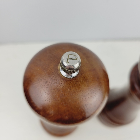 Vintage Wooden Lucas Gourmet Pepper Mill Grinder And Salt Shaker - Picture 3 of 13
